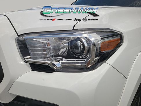 Used 2023 Toyota Tacoma TRD Sport image 6