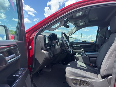 Used 2023 Chevrolet Silverado 1500 LT AWD/4WD image 12