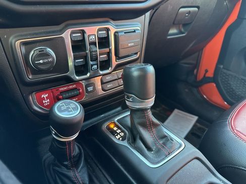 Used 2023 Jeep Wrangler Unlimited Rubicon 4xe image 11