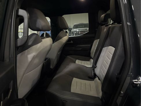 Used 2025 Toyota Tacoma TRD Off-Road image 8