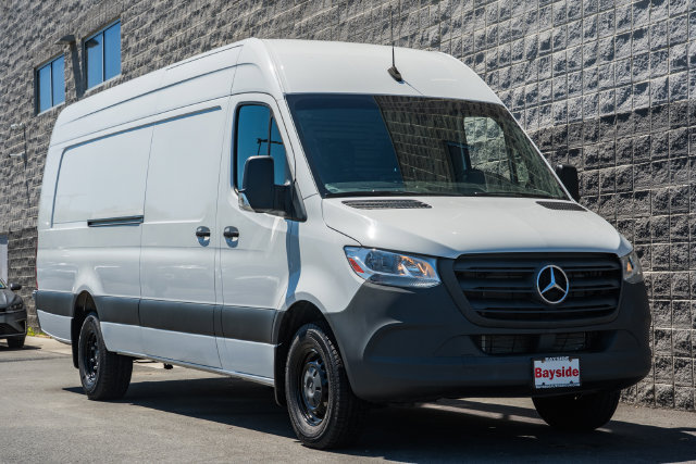 Used 2024 Mercedes-Benz Sprinter 3500 image 2