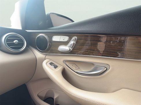 Used 2019 Mercedes-Benz C 300 C 300 image 32