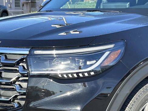 New 2026 Ford Explorer Platinum image 9