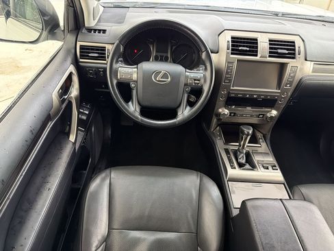 Used 2017 Lexus GX 460 w/ Navigation Package AWD/4WD image 24