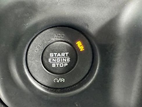 Used 2019 Jeep Wrangler Unlimited Sahara AWD/4WD image 24