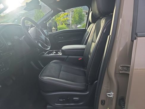 Used 2024 Nissan Titan PRO-4X AWD/4WD image 12