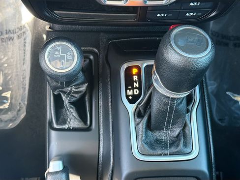 Used 2024 Jeep Wrangler Unlimited w/ Convenience Group AWD/4WD image 24
