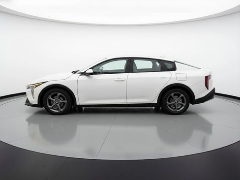 Used 2025 Kia K4 LXS image 5