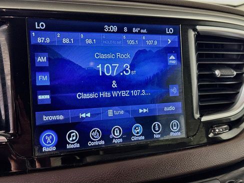 Used 2017 Chrysler Pacifica Touring-L Plus FWD image 14
