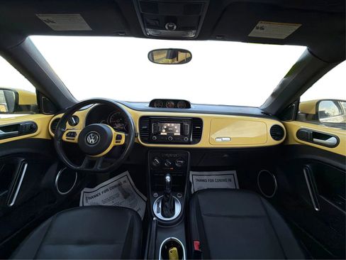 Used 2013 Volkswagen Beetle TDI image 24