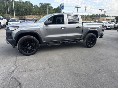 Used 2025 Chevrolet Colorado Trail Boss AWD/4WD image 3