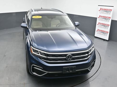 Used 2021 Volkswagen Atlas Cross Sport SE AWD/4WD image 25