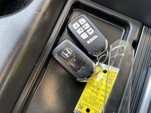 Used 2024 Honda Odyssey EX-L image 32