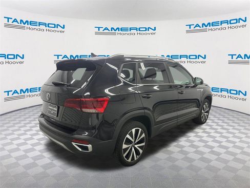 Used 2024 Volkswagen Taos SE image 5