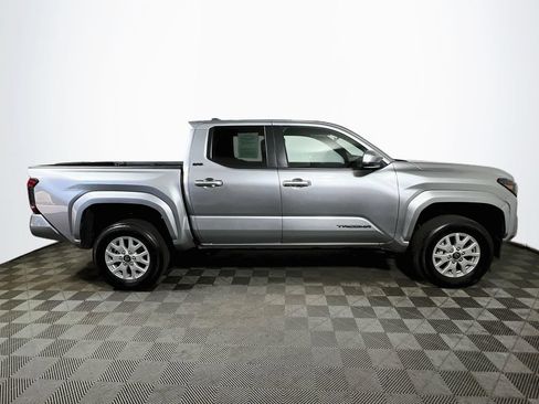 Certified 2025 Toyota Tacoma SR5 AWD/4WD image 8