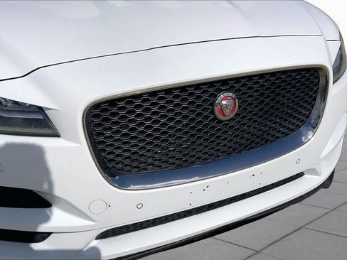 Used 2018 Jaguar F-PACE Prestige AWD/4WD image 29
