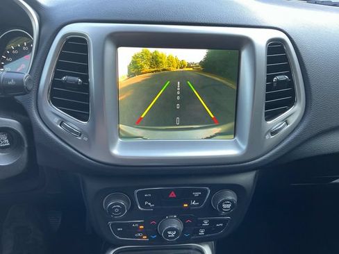 Used 2017 Jeep Compass Latitude w/ Popular Equipment Group AWD/4WD image 21