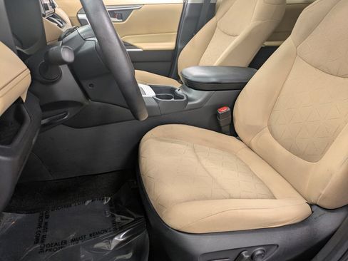 Used 2020 Toyota RAV4 XLE w/ Convenience Package AWD/4WD image 11