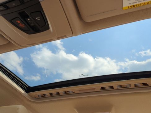 Used 2014 BMW 320i Sedan image 27