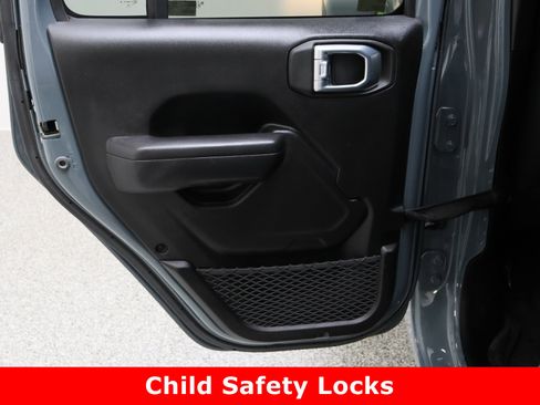 Used 2024 Jeep Gladiator Sport image 26