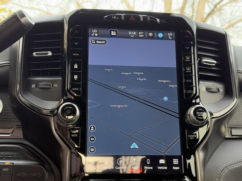 Used 2024 RAM 2500 Limited image 15