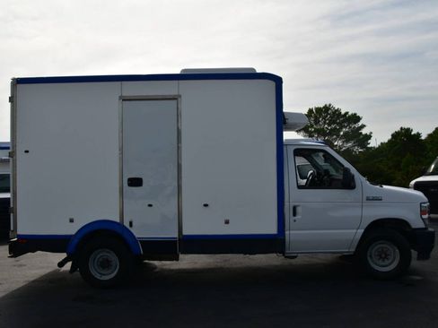 Used 2023 Ford E-350 and Econoline 350 Super Duty w/ Power Windows & Locks Group RWD image 8