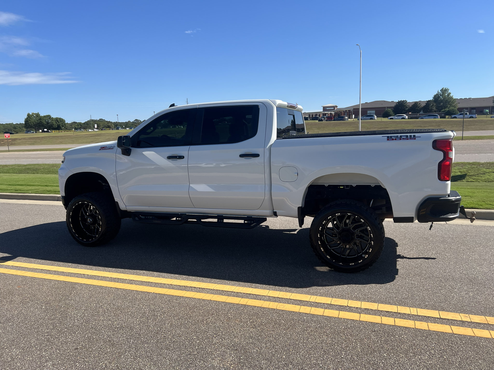 Used 2021 Chevrolet Silverado 1500 LT Trail Boss w/ Convenience Package II AWD/4WD image 12