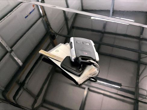 Used 2019 Chevrolet Silverado 1500 LT image 9