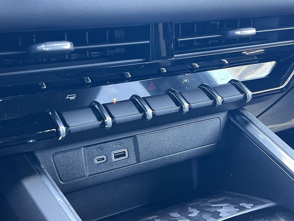 New 2026 GMC Canyon Elevation w/ LPO, Black Badging Package RWD image 20