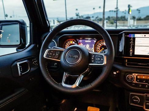 New 2026 Jeep Wrangler Unlimited Sahara AWD/4WD image 18