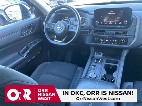 Used 2024 Nissan Pathfinder S image 20