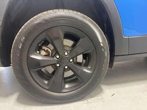 Used 2021 Jeep Cherokee Latitude Plus image 6