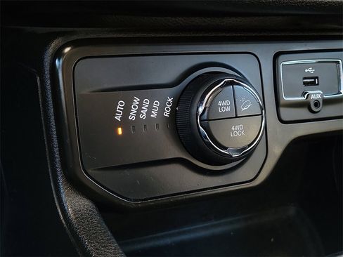 Used 2023 Jeep Renegade Trailhawk w/ Trailhawk Elite Group image 33