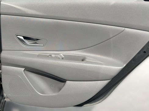 Used 2024 Hyundai Elantra SEL FWD image 23