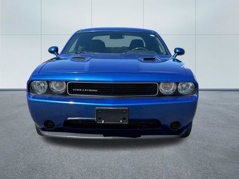 Used 2012 Dodge Challenger SXT RWD image 5