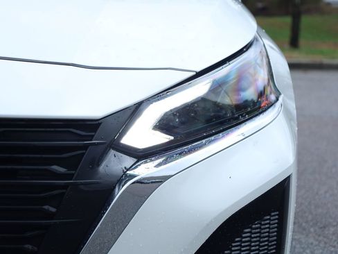 Used 2024 Nissan Altima 2.5 SV w/ SV Premium Package image 18