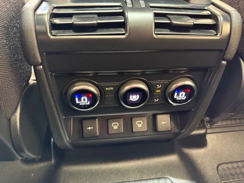 Used 2022 Land Rover Defender 110 S AWD/4WD image 30