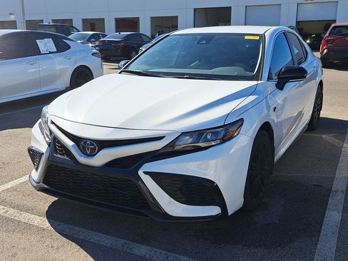 Used 2023 Toyota Camry SE image 11