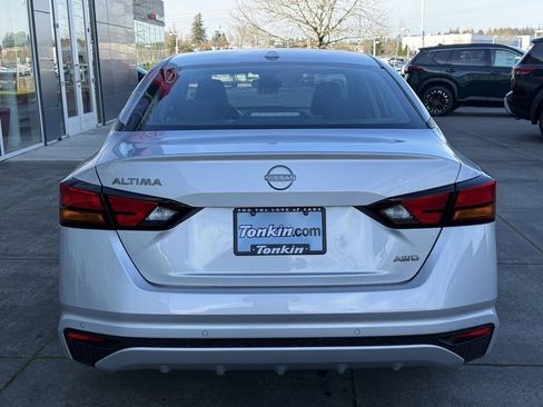 New 2025 Nissan Altima 2.5 SV image 6