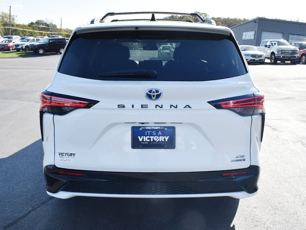 Used 2023 Toyota Sienna XSE w/ XSE Plus Package AWD/4WD image 31