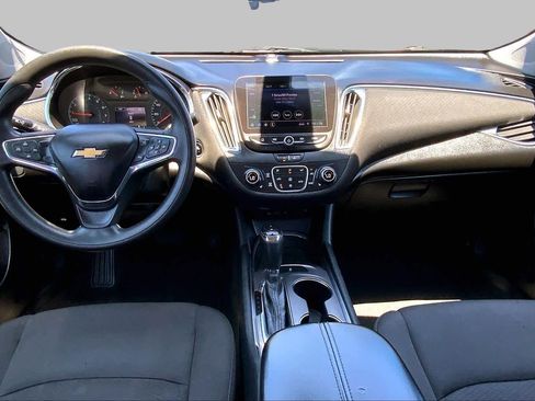 Used 2020 Chevrolet Malibu LT FWD image 16