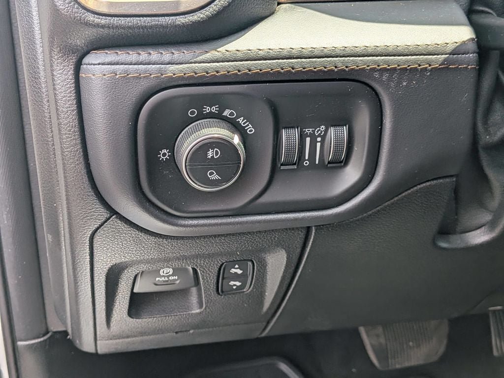 Used 2021 RAM 1500 Limited w/ Body Color Bumper Group AWD/4WD image 14