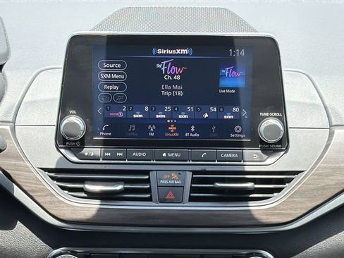 Used 2024 Nissan Altima 2.5 SV FWD image 3