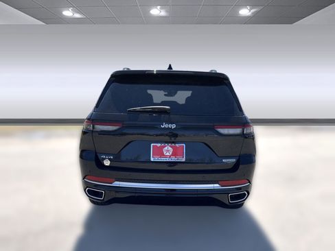 New 2025 Jeep Grand Cherokee Summit w/ Luxury Tech Group V image 7