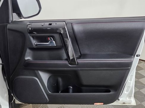Used 2019 Toyota 4Runner TRD Off-Road Premium AWD/4WD image 33
