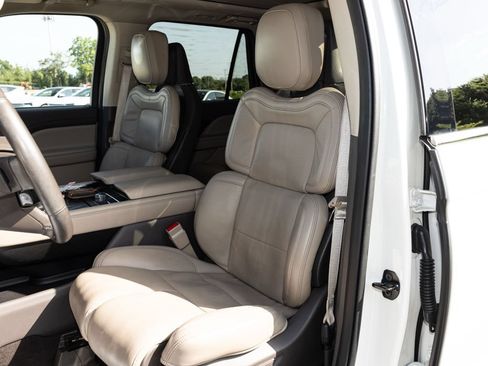 Used 2024 Lincoln Navigator L Reserve AWD/4WD image 24