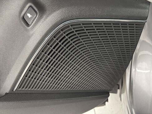 Used 2023 Acura MDX SH-AWD w/ Technology Package image 21