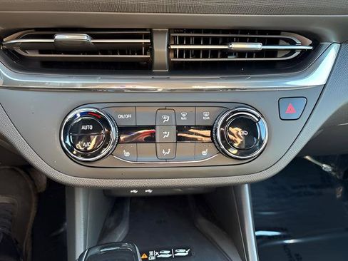 Certified 2025 Buick Envista Preferred w/ Convenience I Package FWD image 19