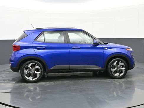 Certified 2024 Hyundai Venue SEL image 2