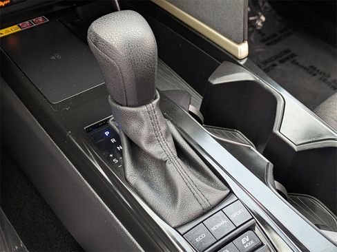 Used 2025 Toyota Camry LE image 18